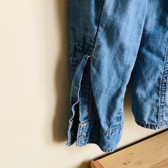 ⭐️5/$25 | FOREVER 21 | Denim Long-sleeve Button-up - Picture 4 of 4